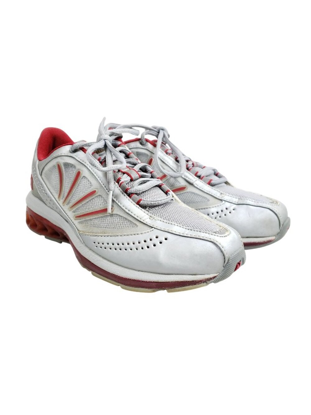 New Balance Women's Size 7.5 Running Shoes Gray Mesh